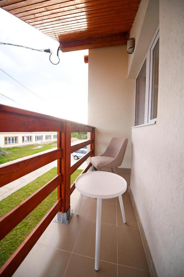 Pensiunea Hera Hateg Exterior photo