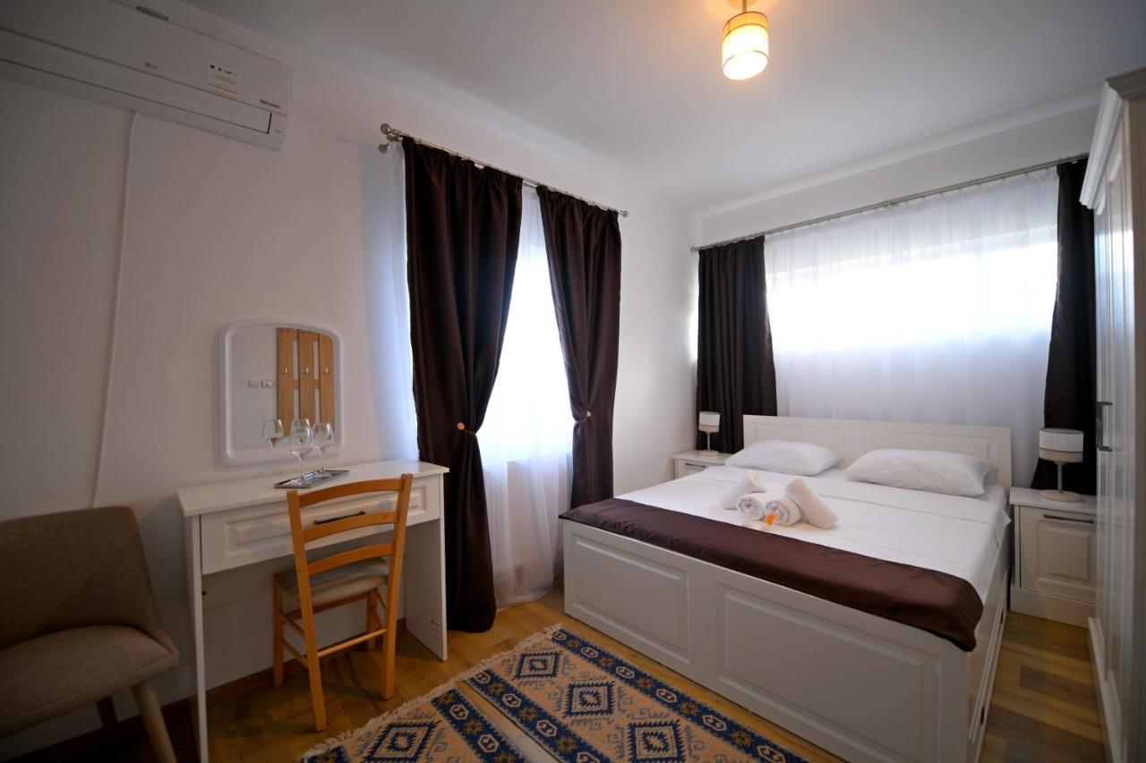 Pensiunea Hera Hateg Exterior photo